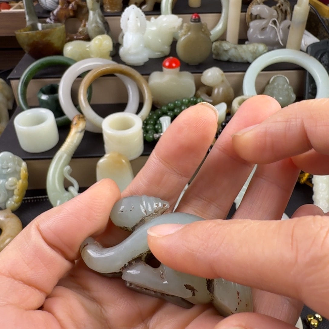 古***藏和田玉未镶嵌手链