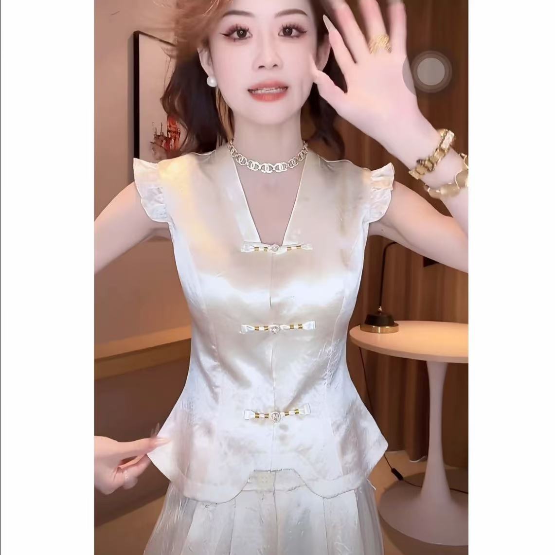 两件套小公主2025夏季新中式短袖T恤设计款裤子套装8927