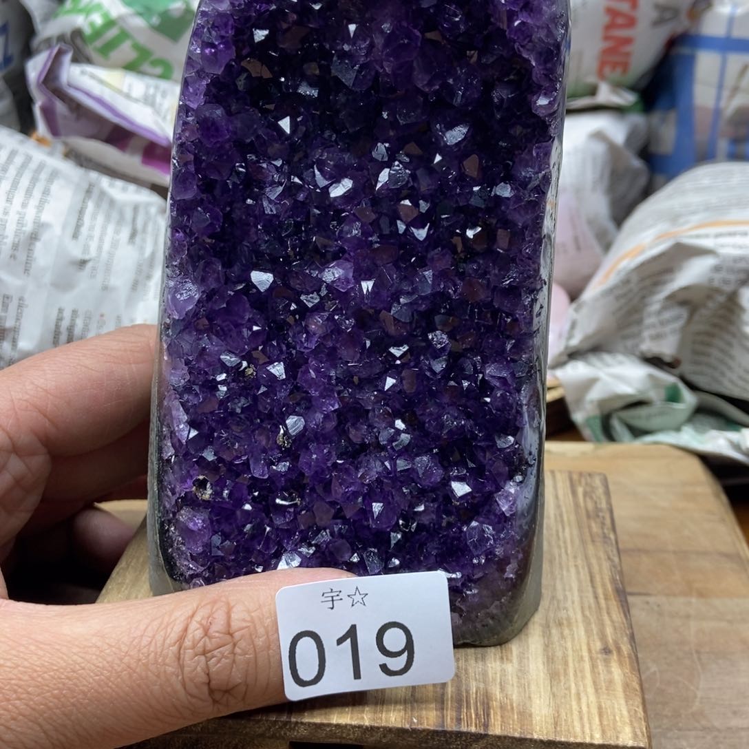 紫晶天然水晶摆件未镶嵌