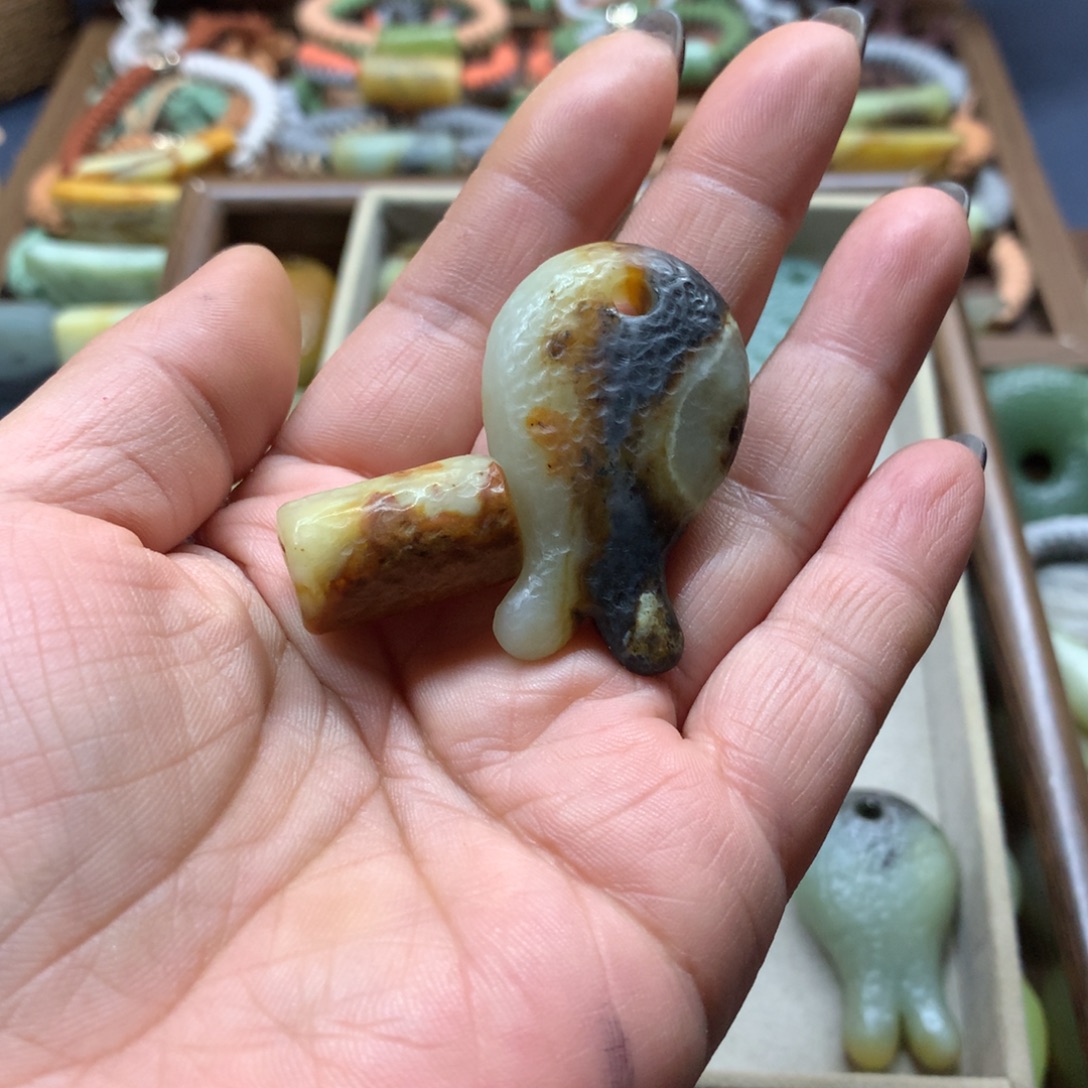 浮***丶蛇纹石玉合金颈饰