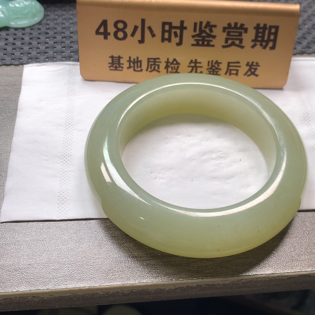 颈饰未镶嵌翡翠61.4 巨无霸