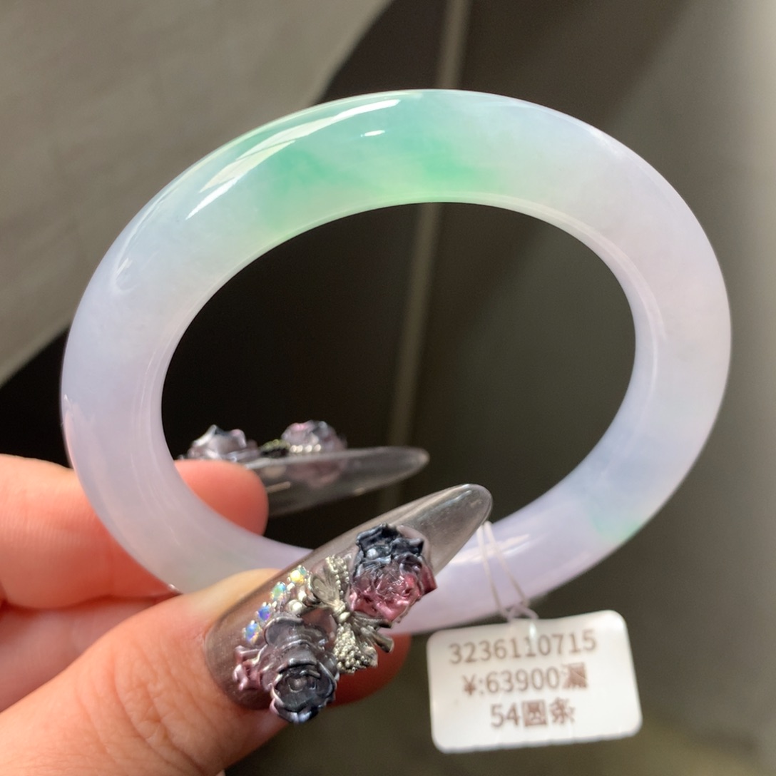 翡翠手镯未镶嵌糯冰春彩圆条