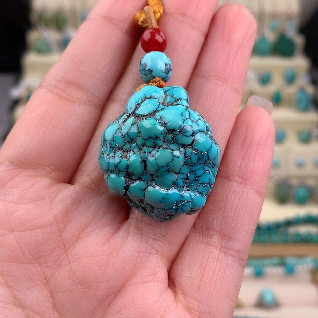 绿松石未镶嵌颈饰