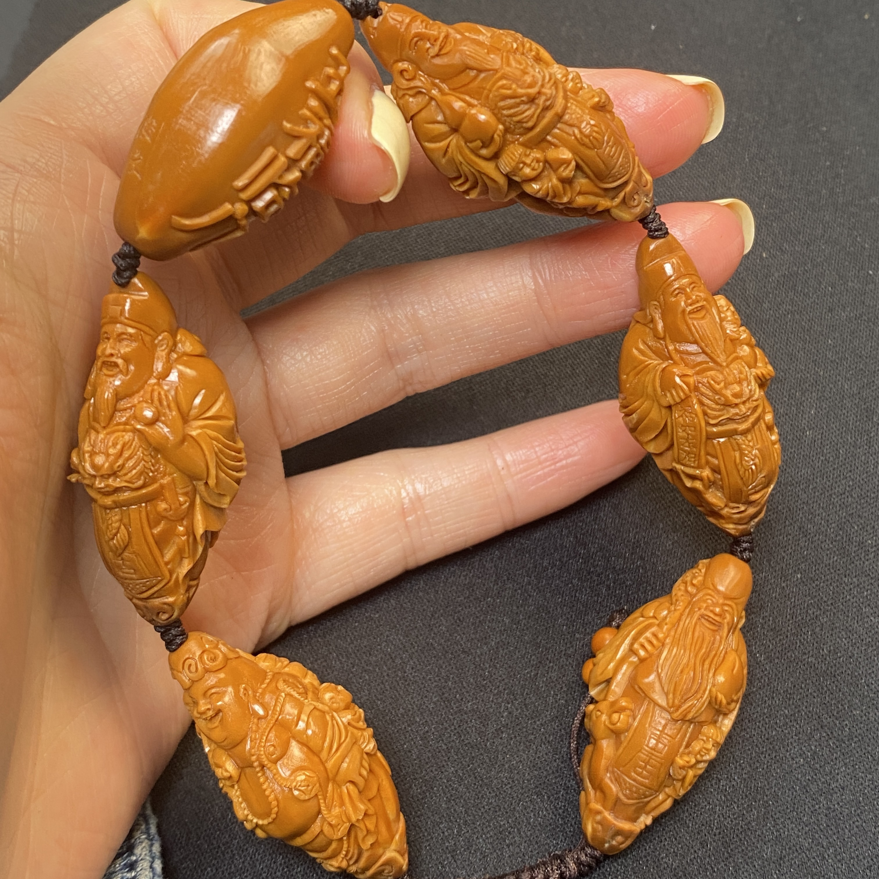 橄榄核雕刻五福临门1.9cm