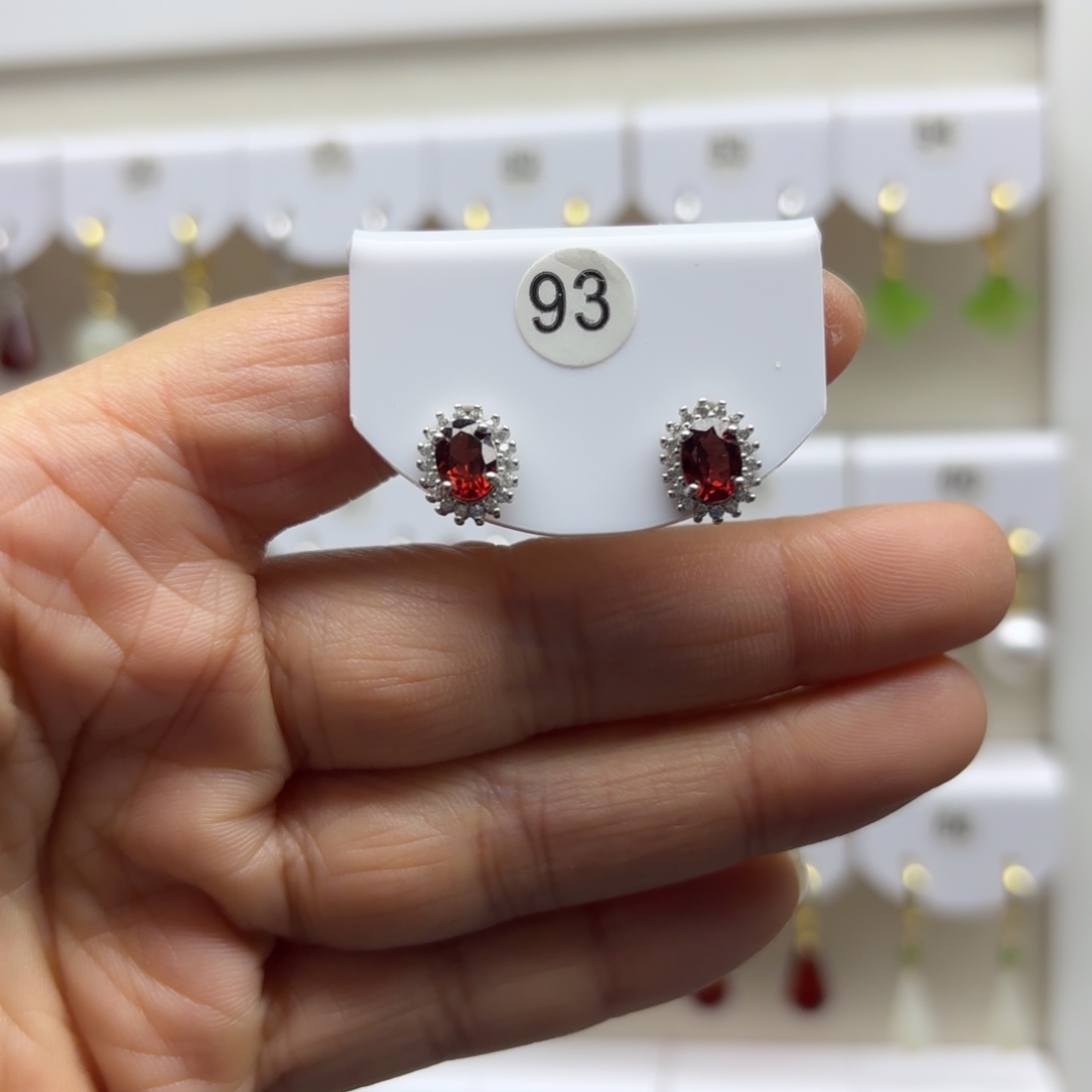 银S925镶嵌石榴石耳饰