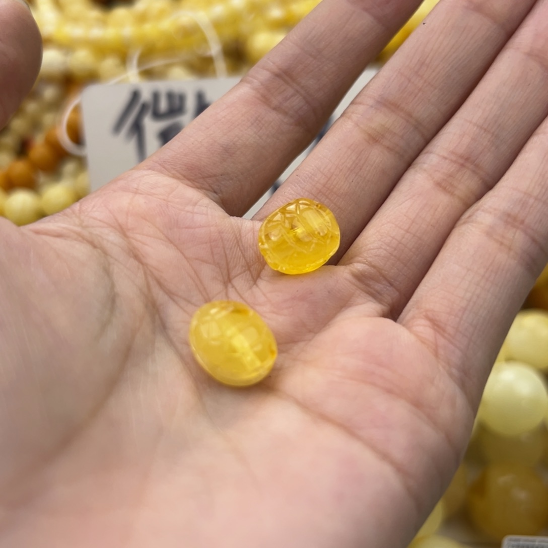 琥珀珠宝奇石未镶嵌