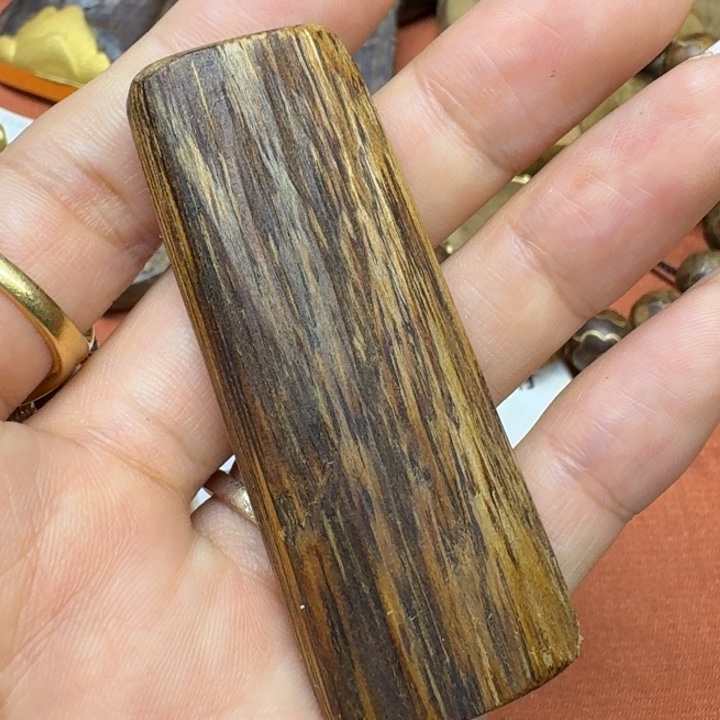 大叶紫檀（黑酸枝木类）