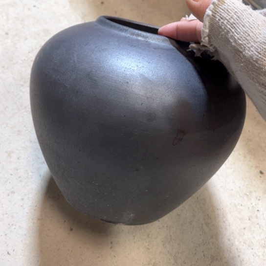 罐默认微瑕，有孔编号13-67