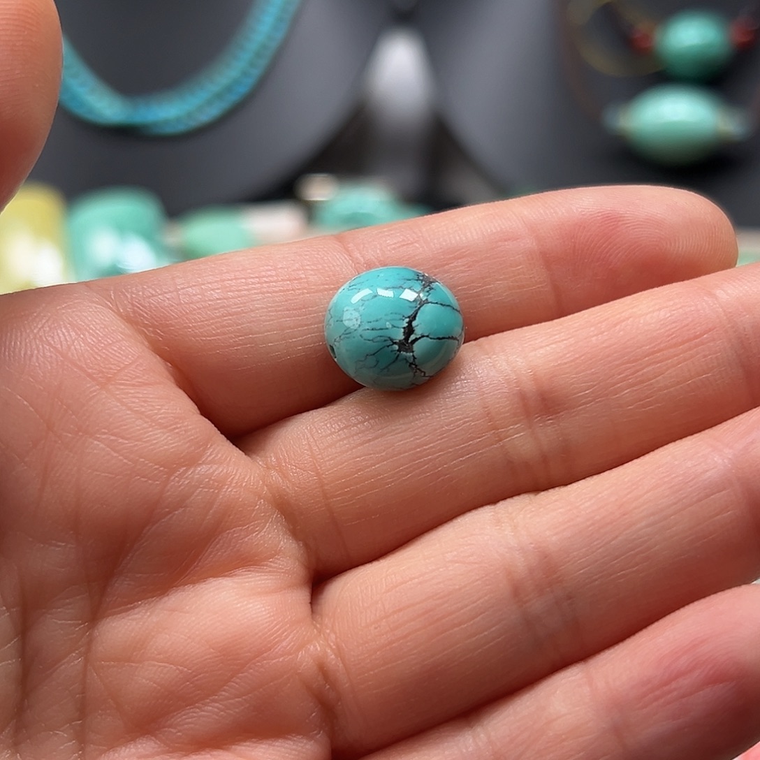 牵***生绿松石未镶嵌珠宝奇石