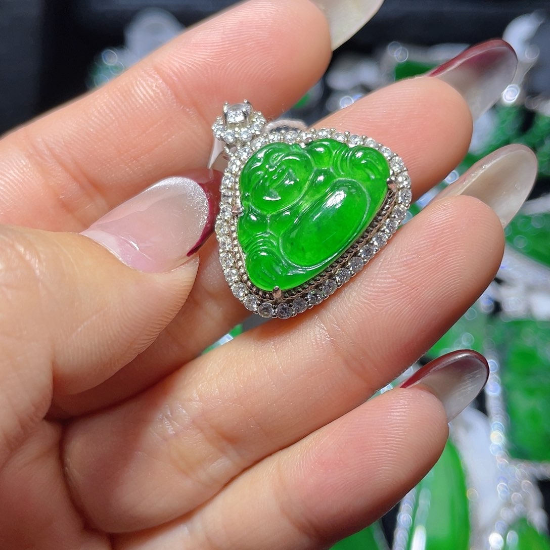 翡翠颈饰银S925镶嵌翡翠