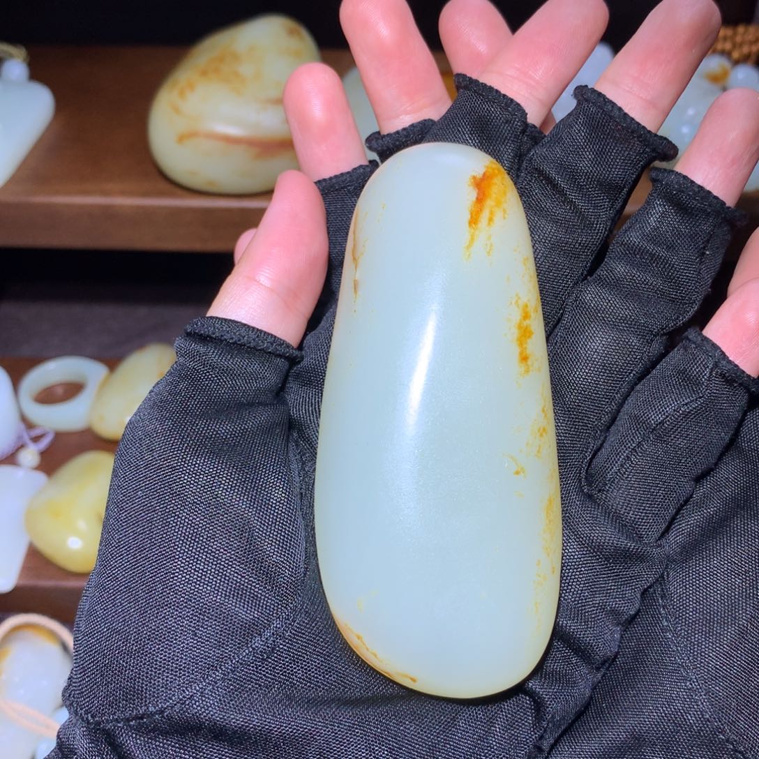 寒***雨和田玉未镶嵌颈饰