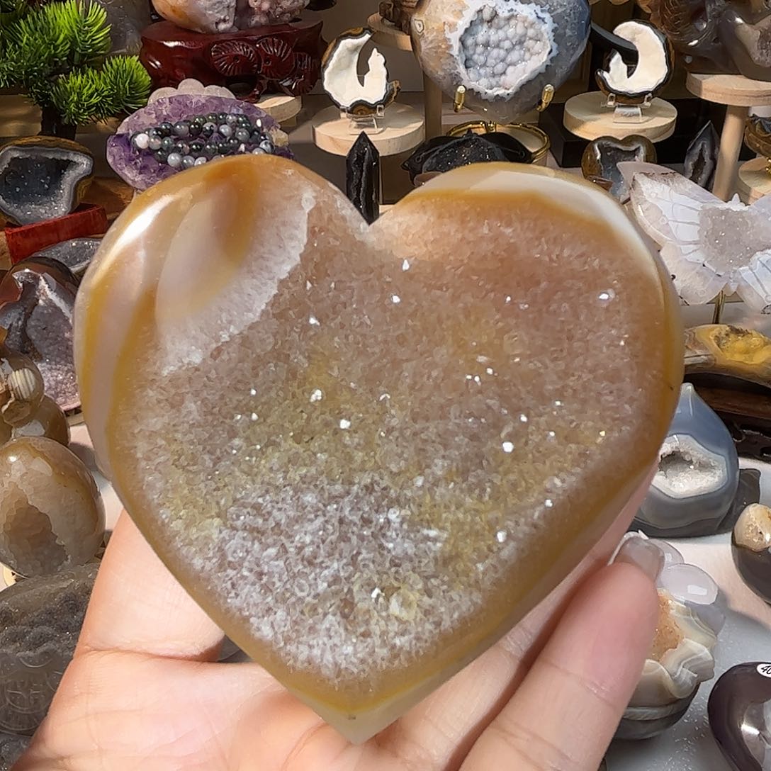 玛瑙/玉髓无未镶嵌金色大爱心