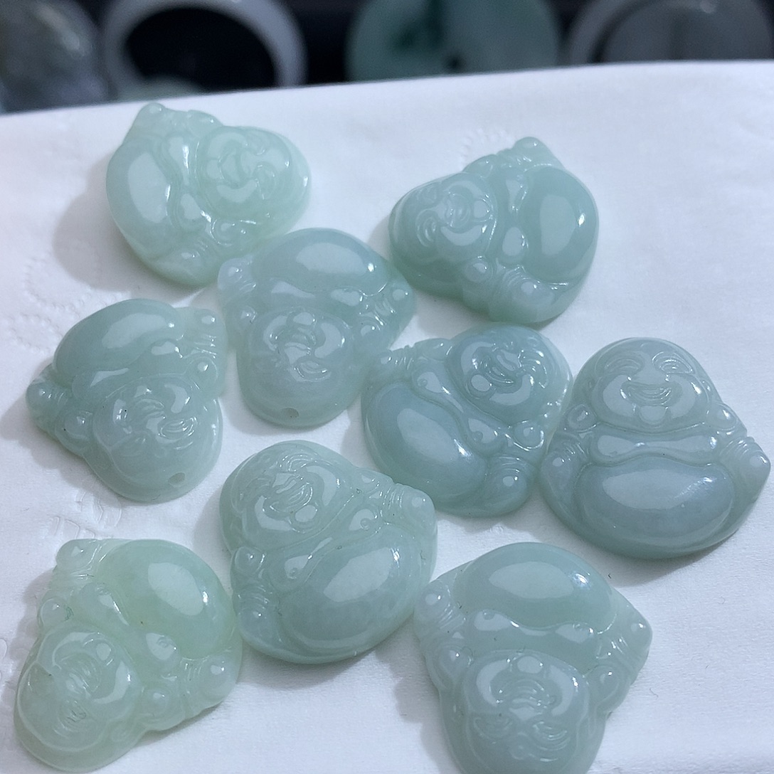 翡翠未镶嵌颈饰多样性发其一