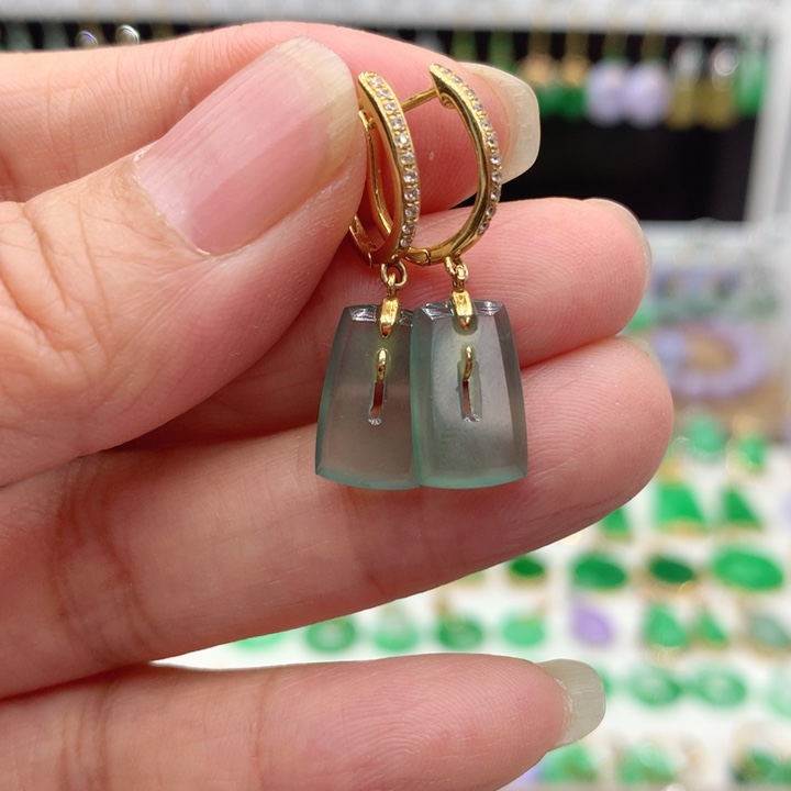 翡翠18K金镶嵌耳饰