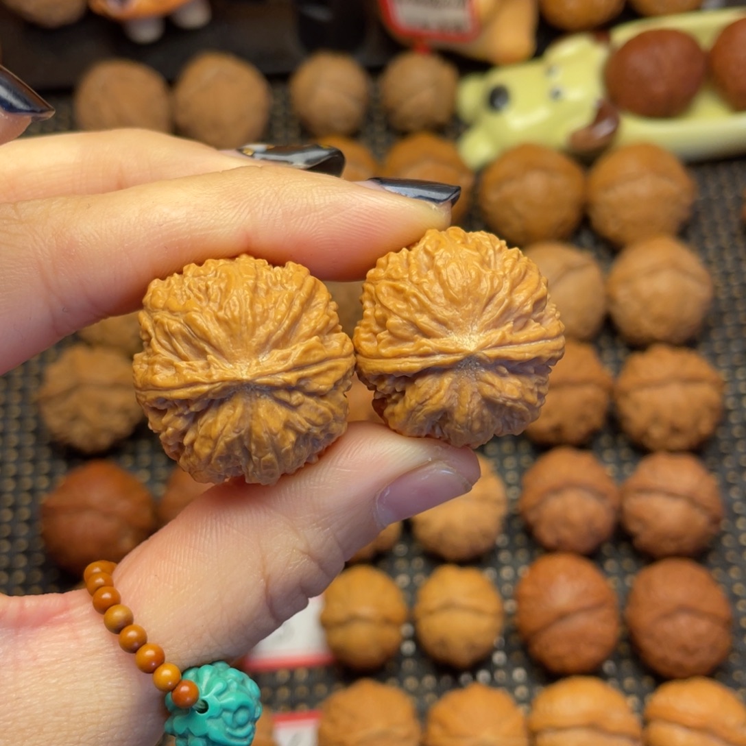 文玩核桃吊坠27尺全品蝴蝶磨盘0006