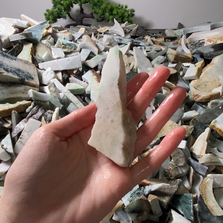 翡翠颈饰未镶嵌天然翡翠