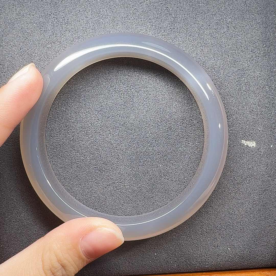 唯***爱玛瑙/玉髓未镶嵌手镯