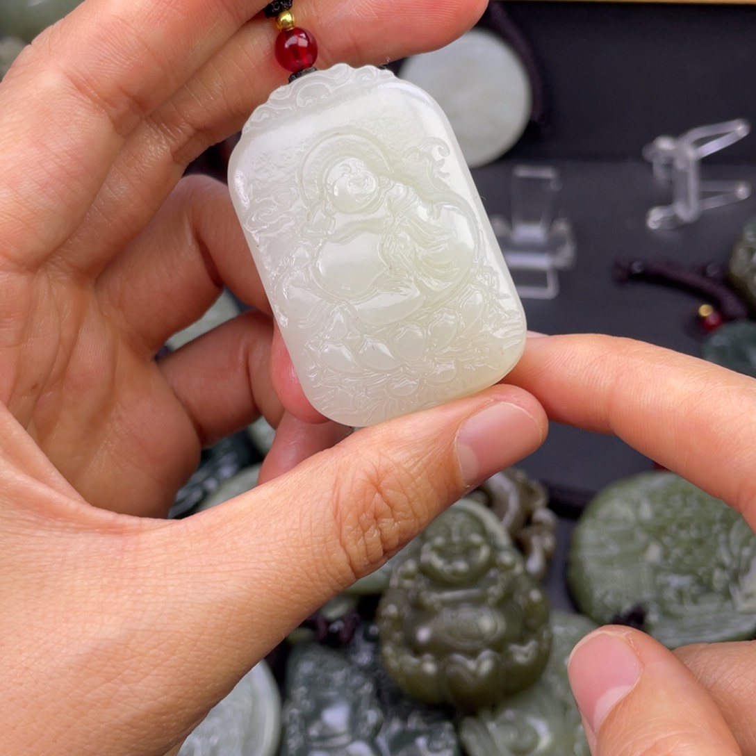 和田玉颈饰未镶嵌