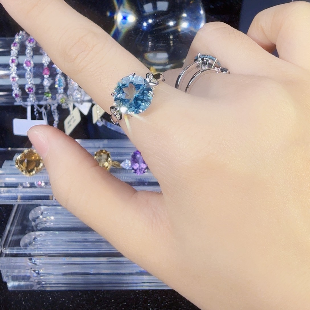 银S925镶嵌托帕石戒指