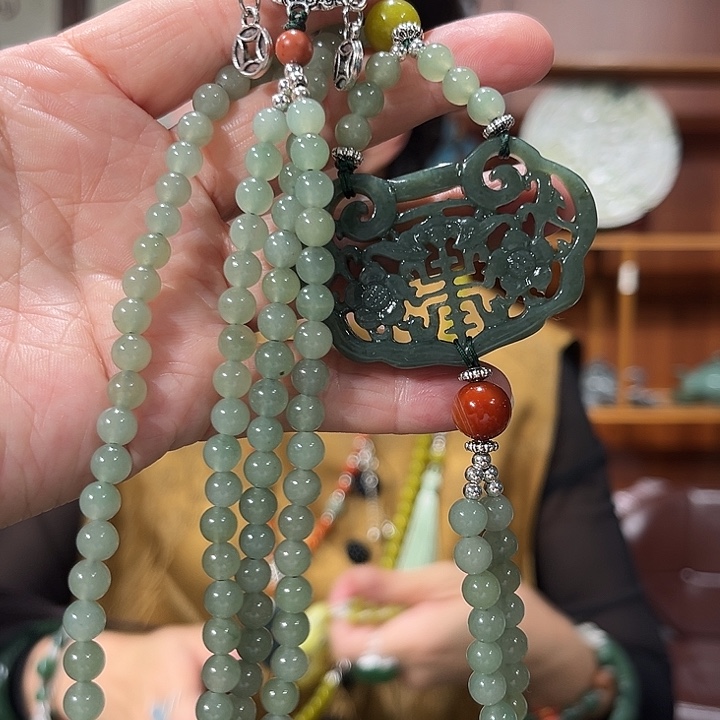 颈饰未镶嵌和田玉