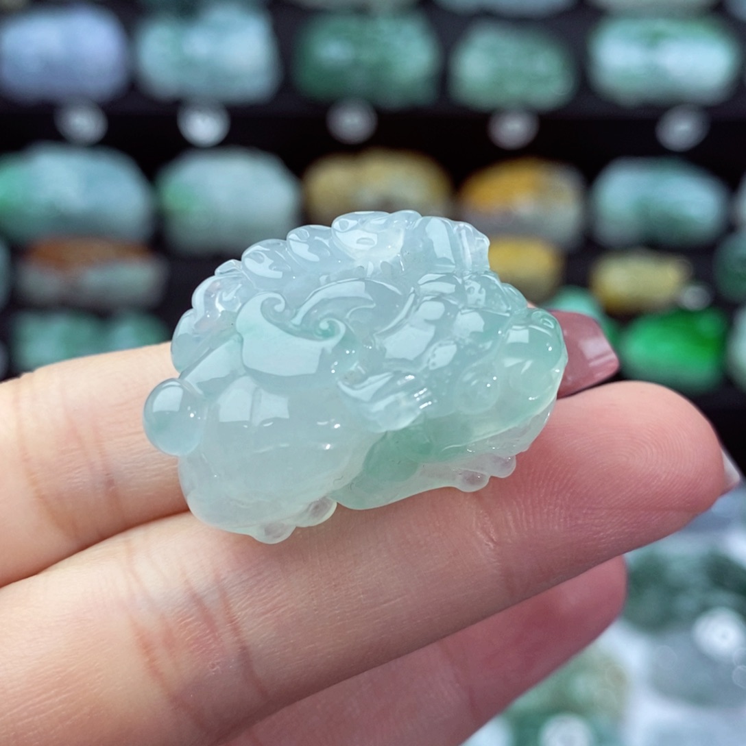 翡翠颈饰未镶嵌天然