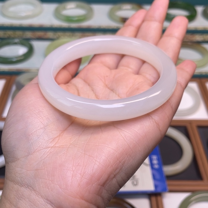 和田玉手镯未镶嵌60