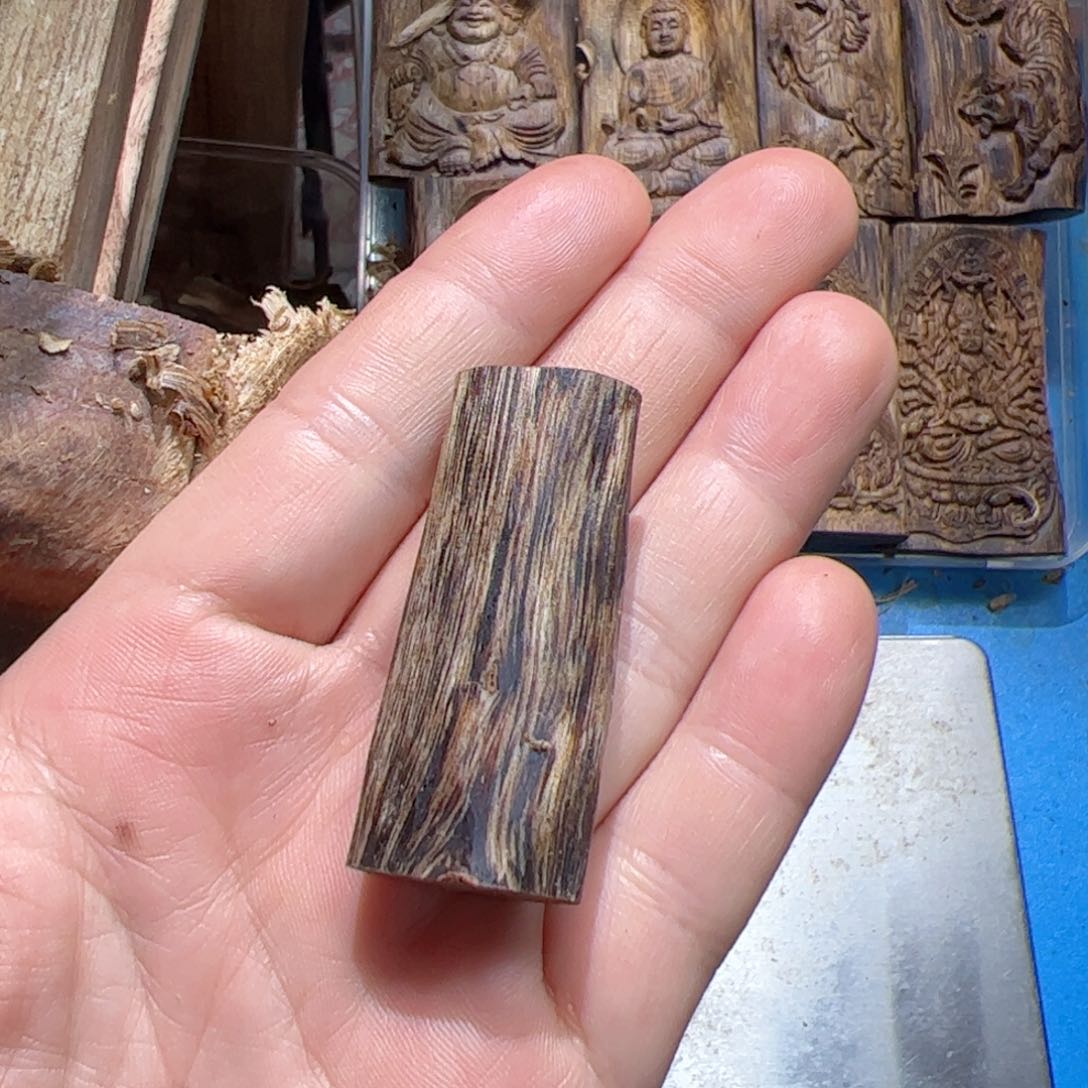 沉香吊坠白棋素牌6.5克