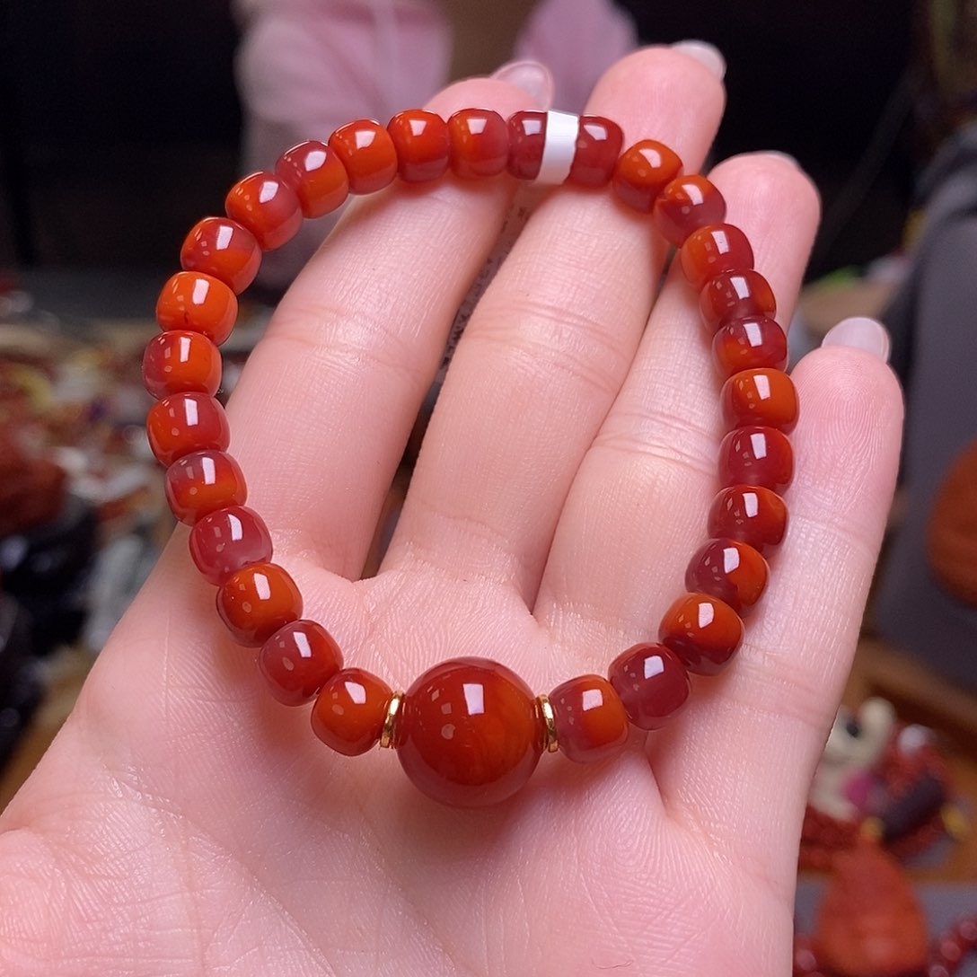 南红玛瑙手串18K金镶嵌红*7mm