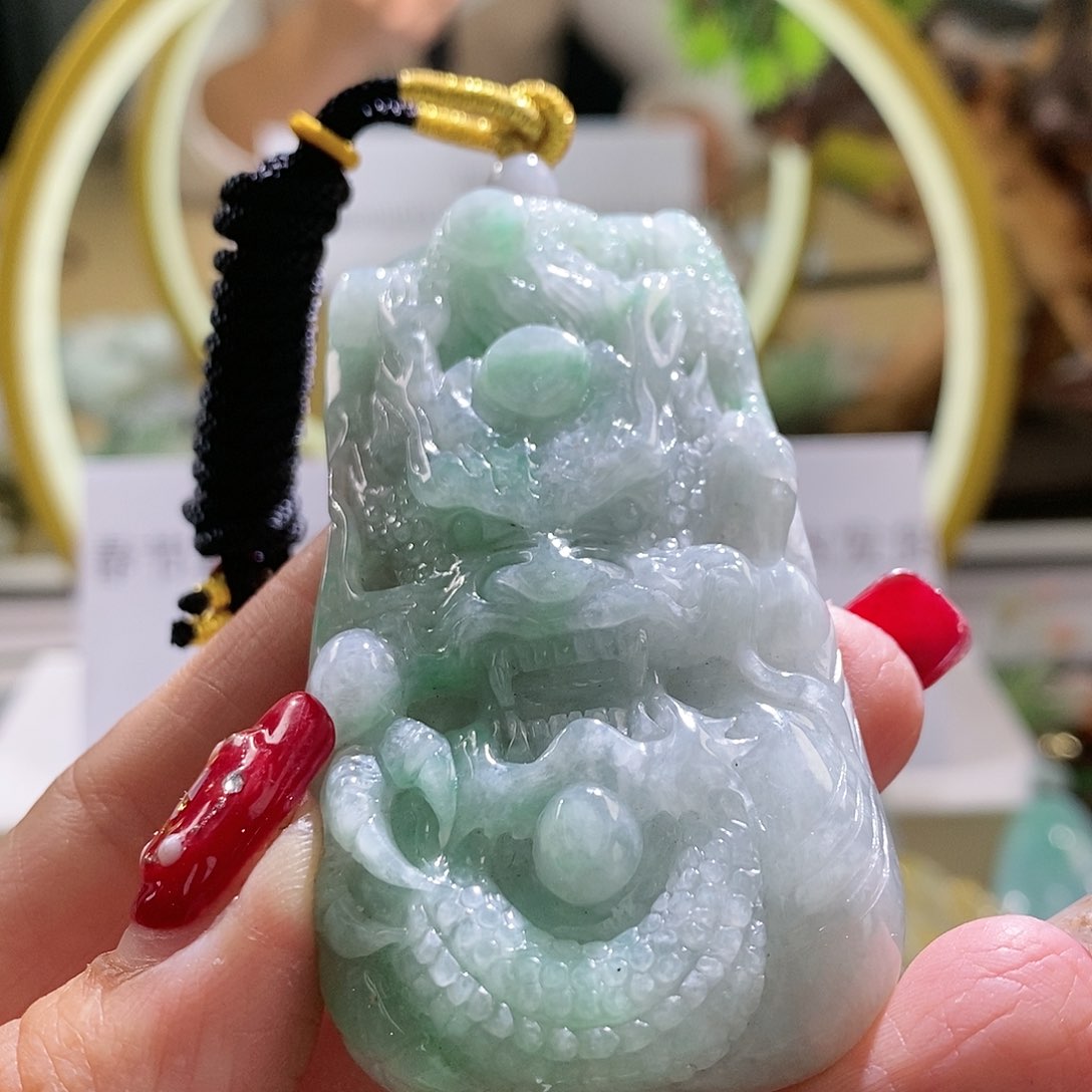 【闪购商品】翡翠颈饰未镶嵌龙牌