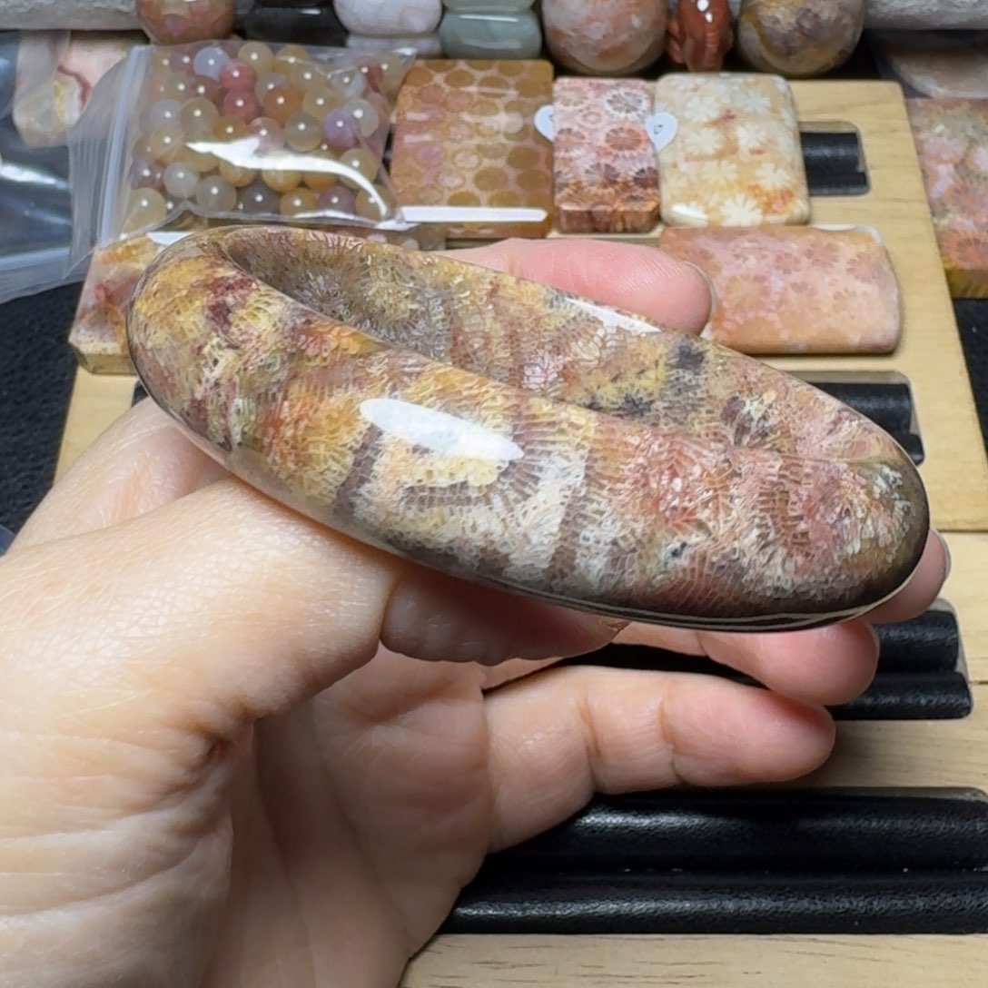 硅化玉61紫红黄，盘它未镶嵌