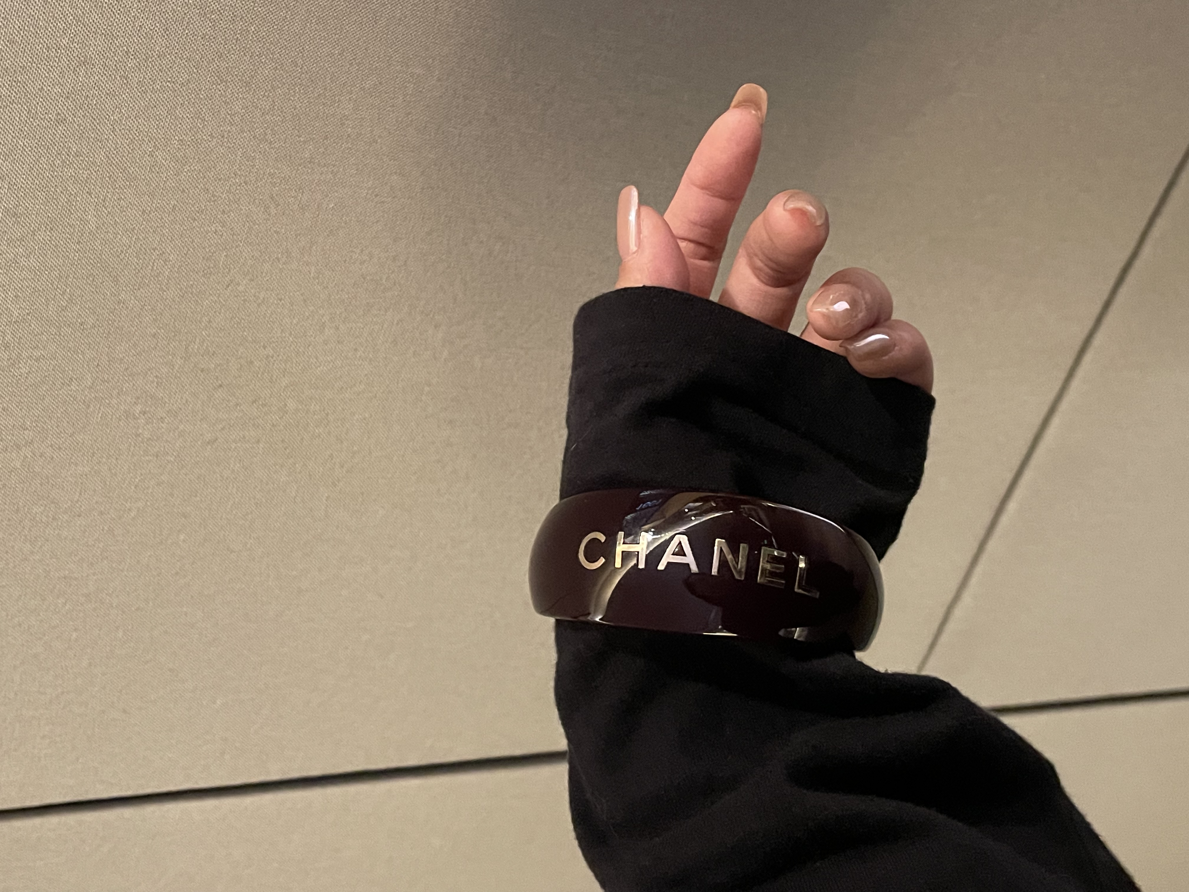 99新 Chanel/香奈儿 展会外场！紫色亚克力宽版手镯