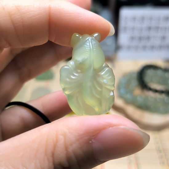 用***6蛇纹石玉未镶嵌颈饰