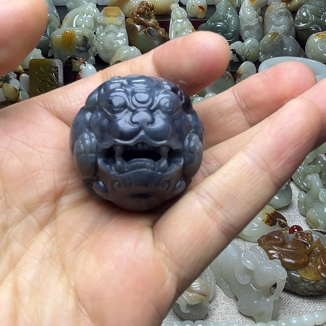 和田玉未镶嵌把件