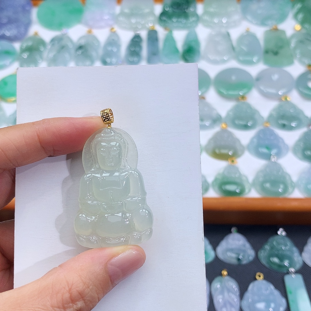 翡翠18K金镶嵌颈饰翡翠吊坠