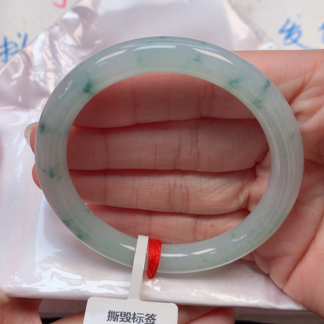 翡翠手镯未镶嵌55.5圆条 冰晴底飘星星小绿花 无纹裂推荐