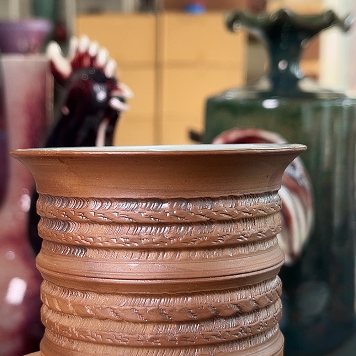 165容量的钧瓷杯和一个