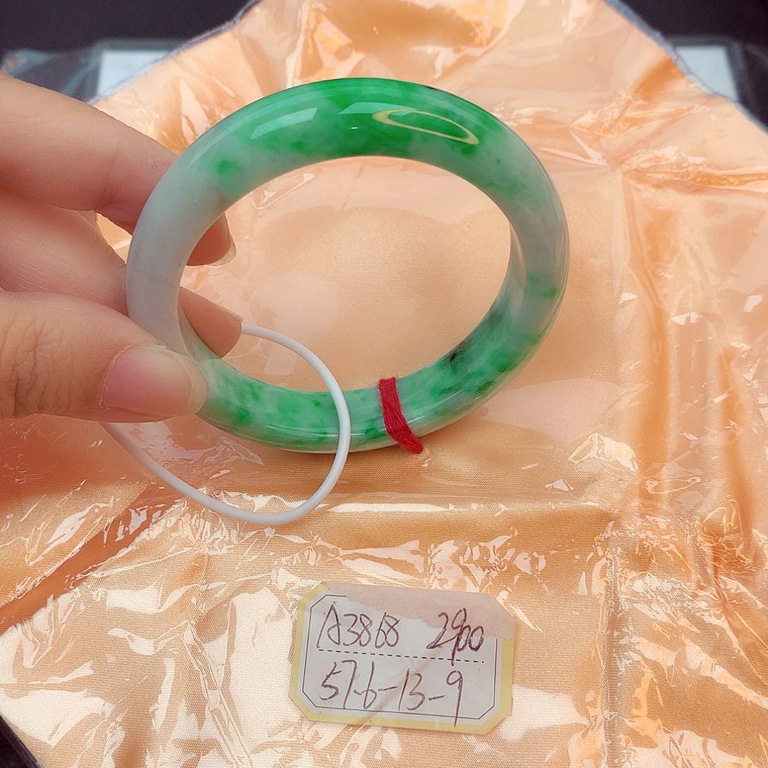 翡翠手镯未镶嵌缅甸翡翠