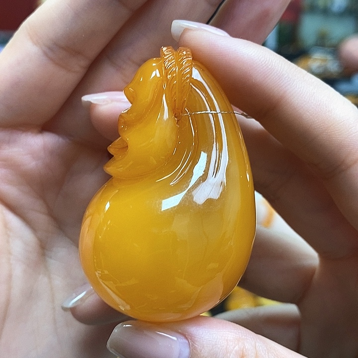琥珀珠宝奇石未镶嵌