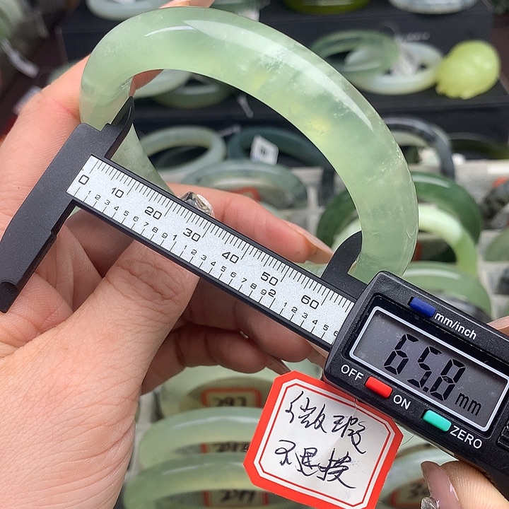 蛇纹石玉手镯未镶嵌311