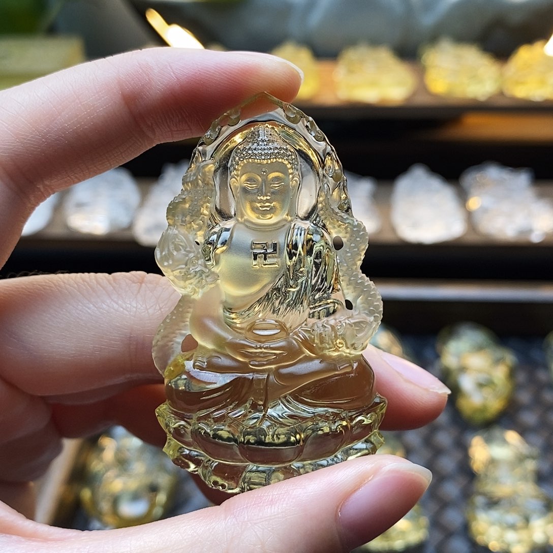 水晶未镶嵌颈饰大日如来