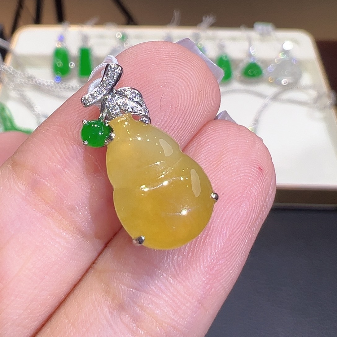 翡翠18K金镶嵌吊坠(不含链)小提溜