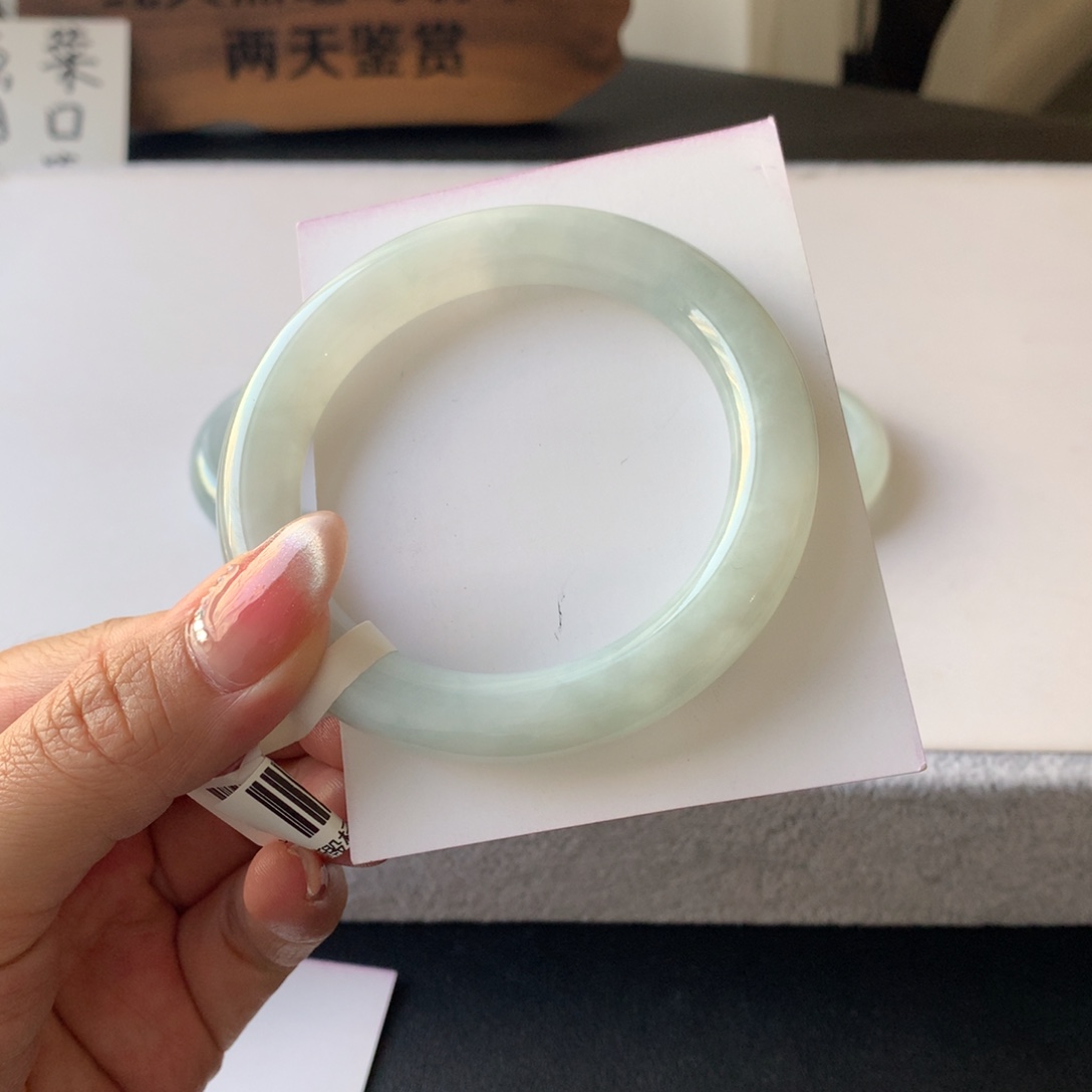 翡翠未镶嵌手镯55.7圆