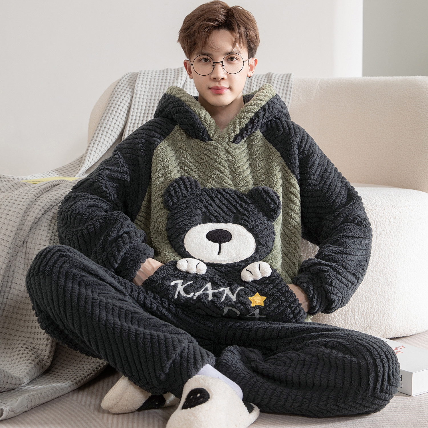 男士睡衣冬季卡通大码加厚珊瑚绒青年冬天法兰绒家居服套装秋冬款