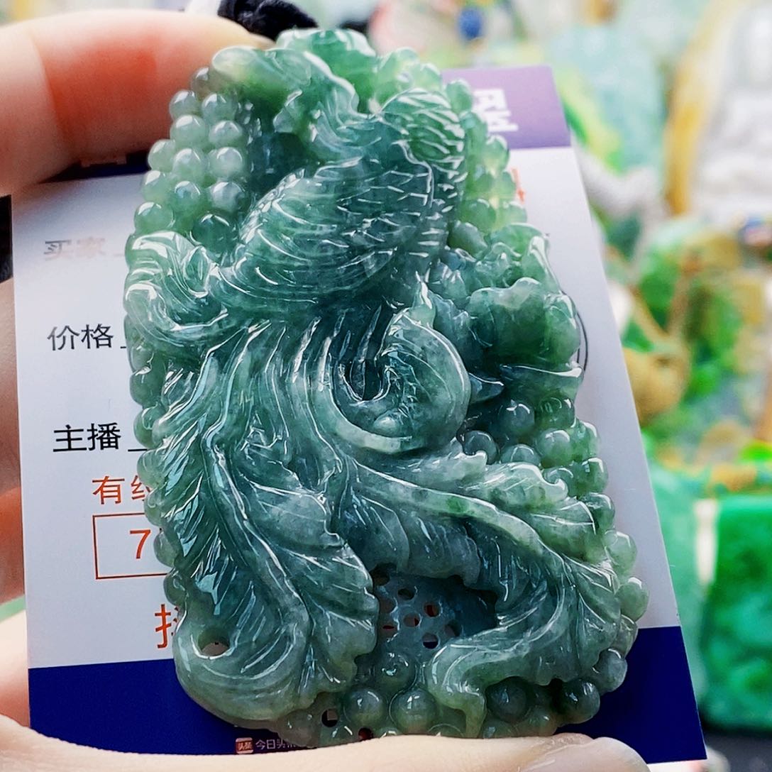 吊坠(不含链)未镶嵌翡翠