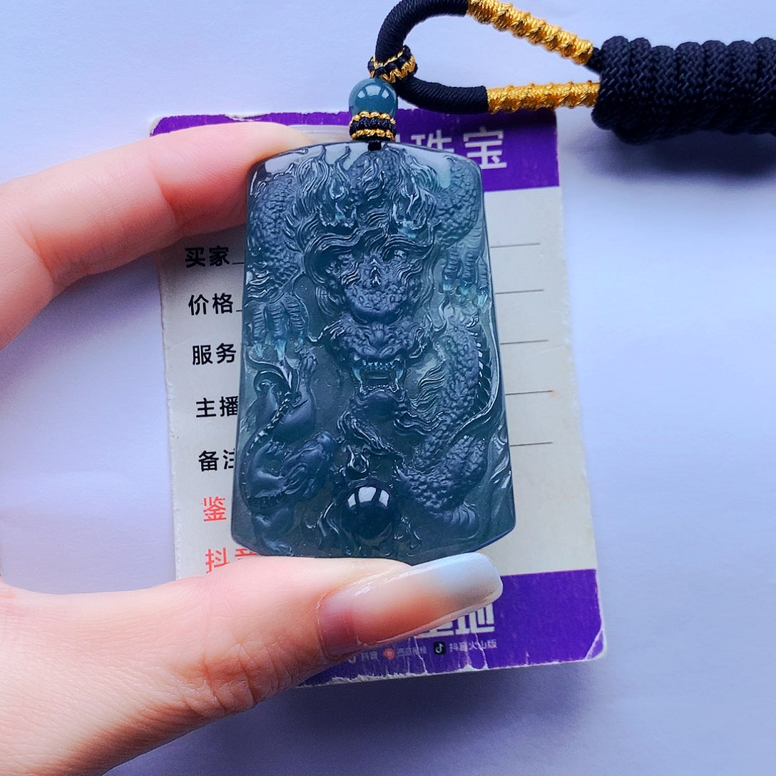 龙***啊翡翠未镶嵌颈饰纯天然A货翡翠，挂件