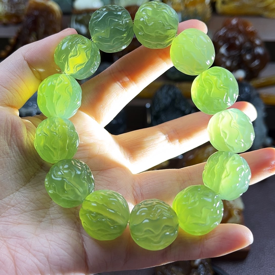 蛇纹石玉颈饰未镶嵌