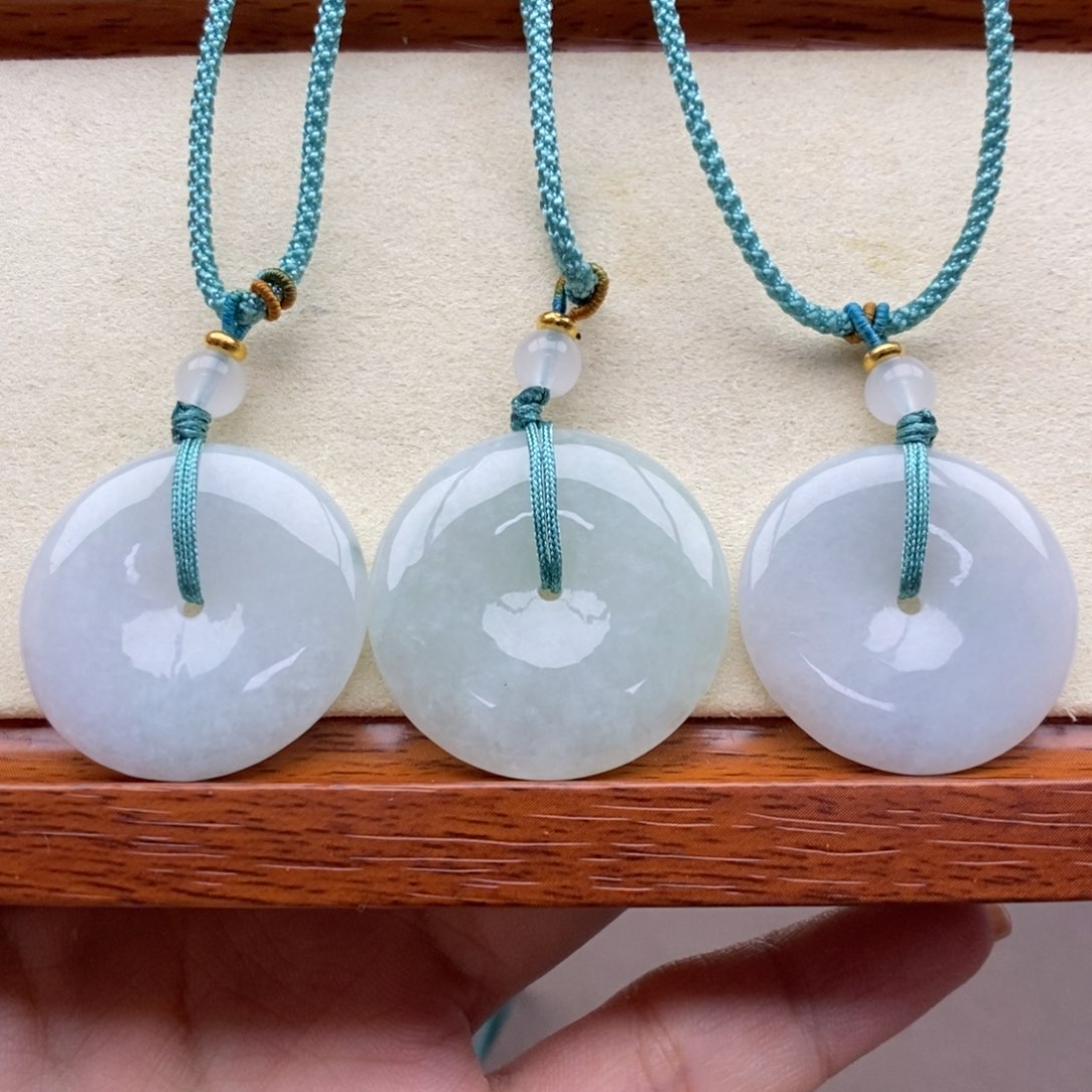 翡翠未镶嵌颈饰吊坠多样性