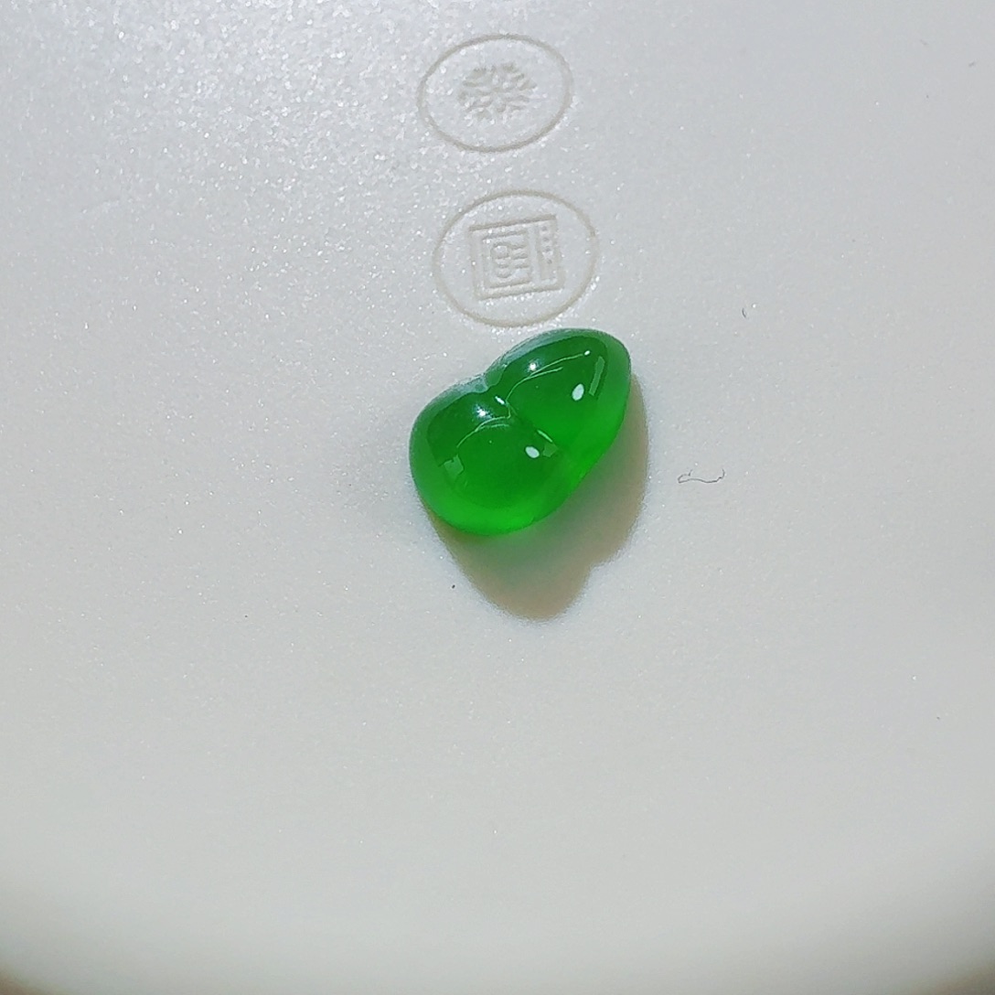 翡翠颈饰未镶嵌葫芦