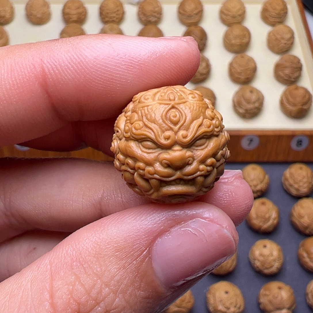 初****桃木18左右猴头核桃双面唐狮全品