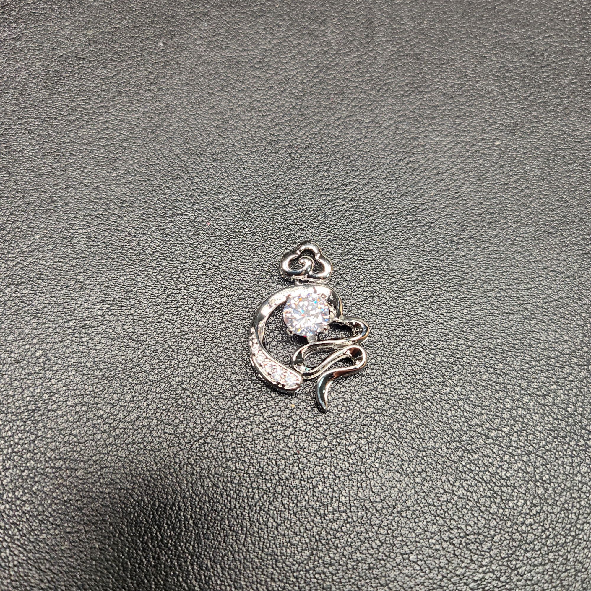 【蜜妃高订】SMB-2468时尚设计吊坠多样性发一件